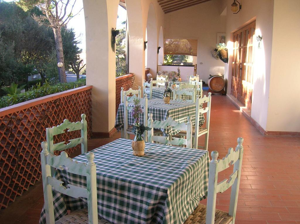 Hotel Il Poggetto Castellina Marittima Ngoại thất bức ảnh