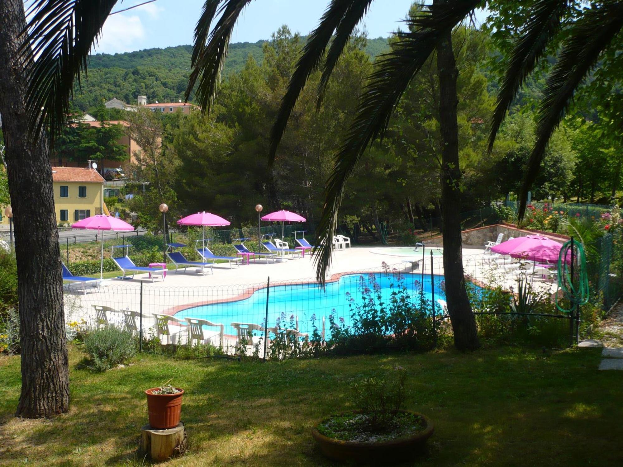 Hotel Il Poggetto Castellina Marittima Ngoại thất bức ảnh