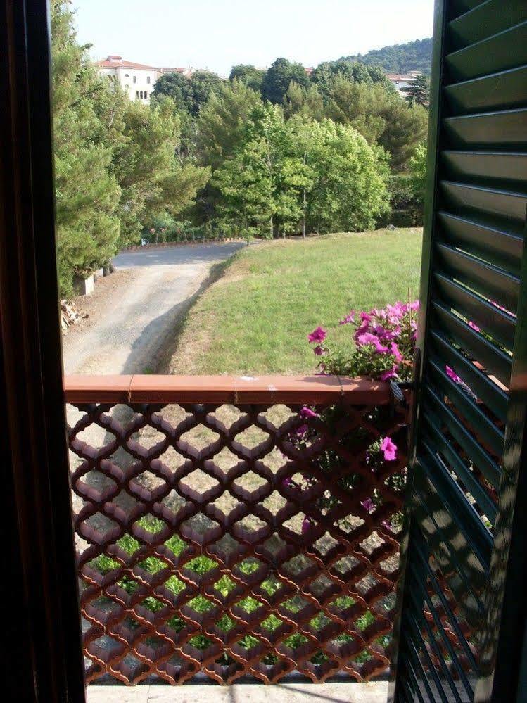 Hotel Il Poggetto Castellina Marittima Ngoại thất bức ảnh